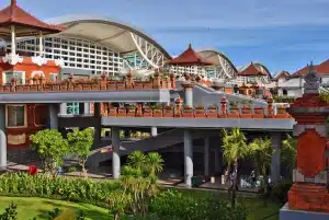 aeroport-bali-denpasar-indonesie-arrivée Amanaska