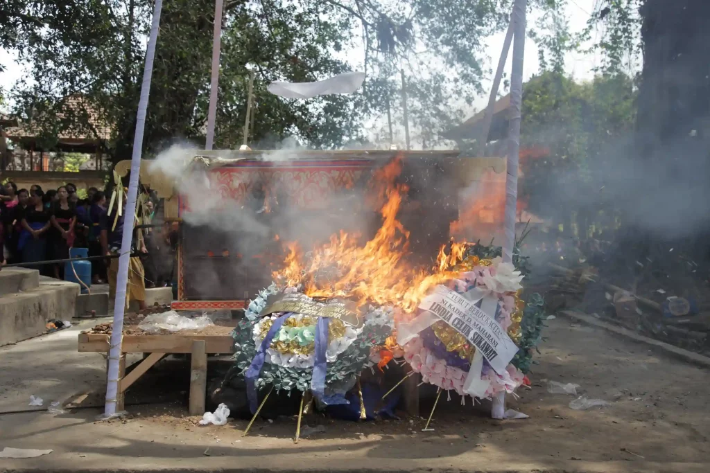 Créamation ngaben à Bali - agence de voyage à bali - Amanaska